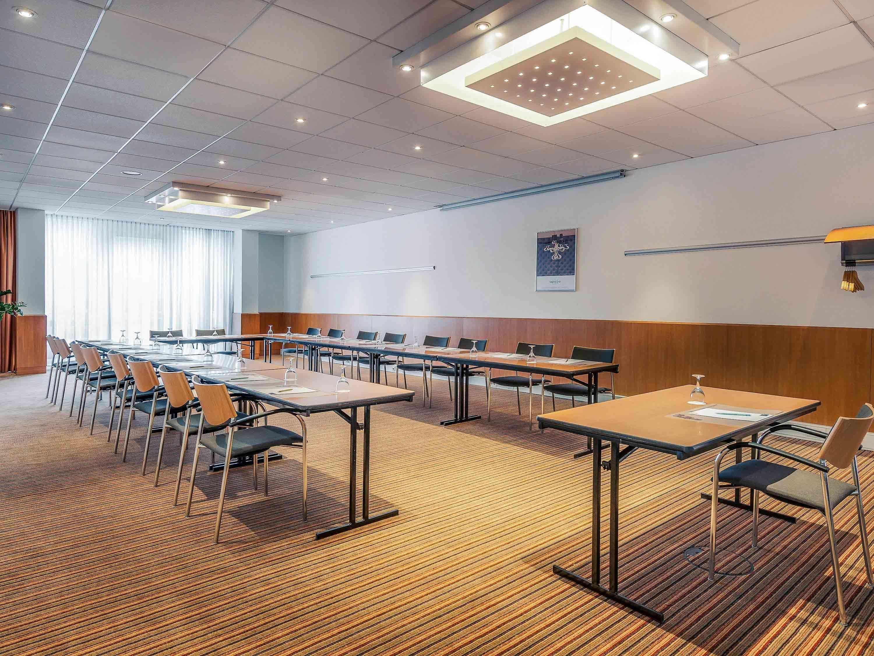 Mercure Stuttgart An Der Messe 4*