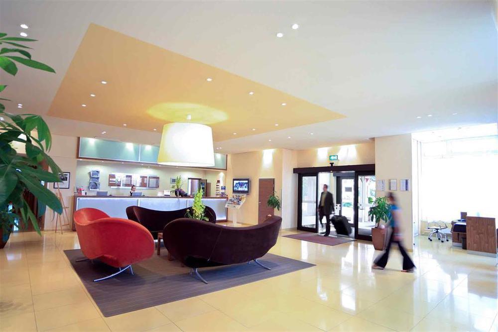 Mercure Stuttgart An Der Messe 4*